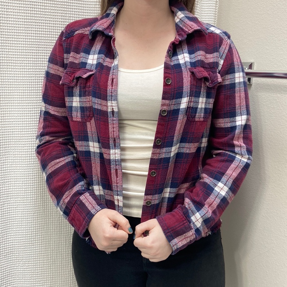 ‼️Women’s Billabong plaid flannel long-sleeve button-down shirt frayed bottom. M - Picture 5 of 14